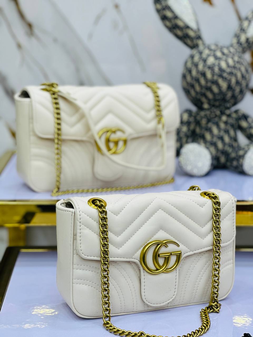 👜✨ شنطة قوتشي… رمز الأناقة و الفخامة ✨💎  ا 2 بياس