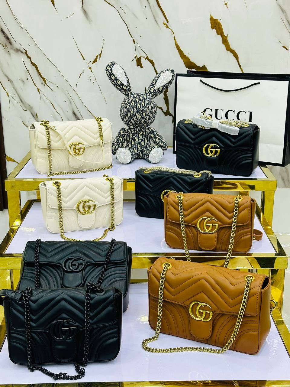 👜✨ شنطة قوتشي… رمز الأناقة و الفخامة ✨💎  ا 2 بياس