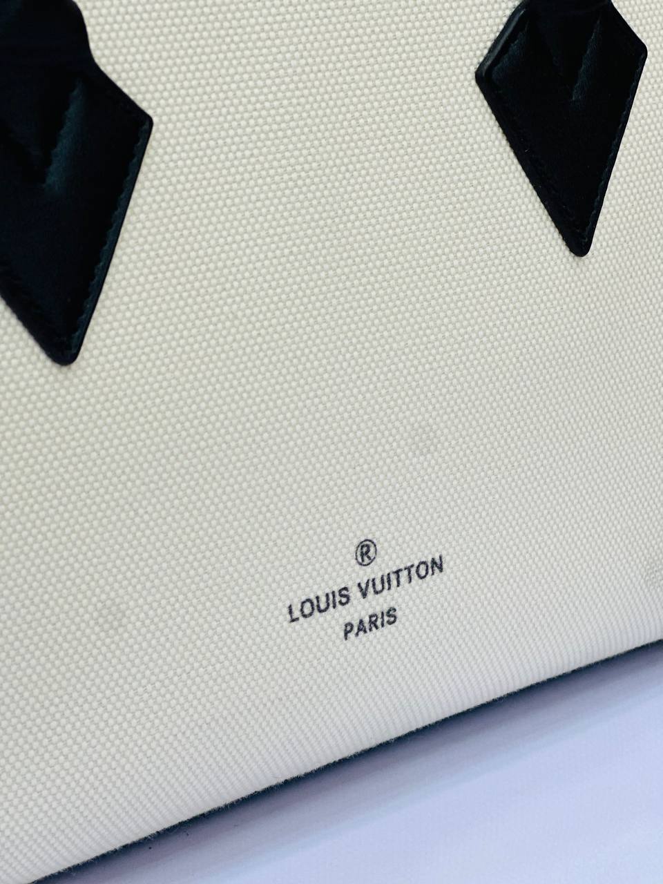 �✨ شياكة و أناقة مع شنطة لوي فويتون ✨�