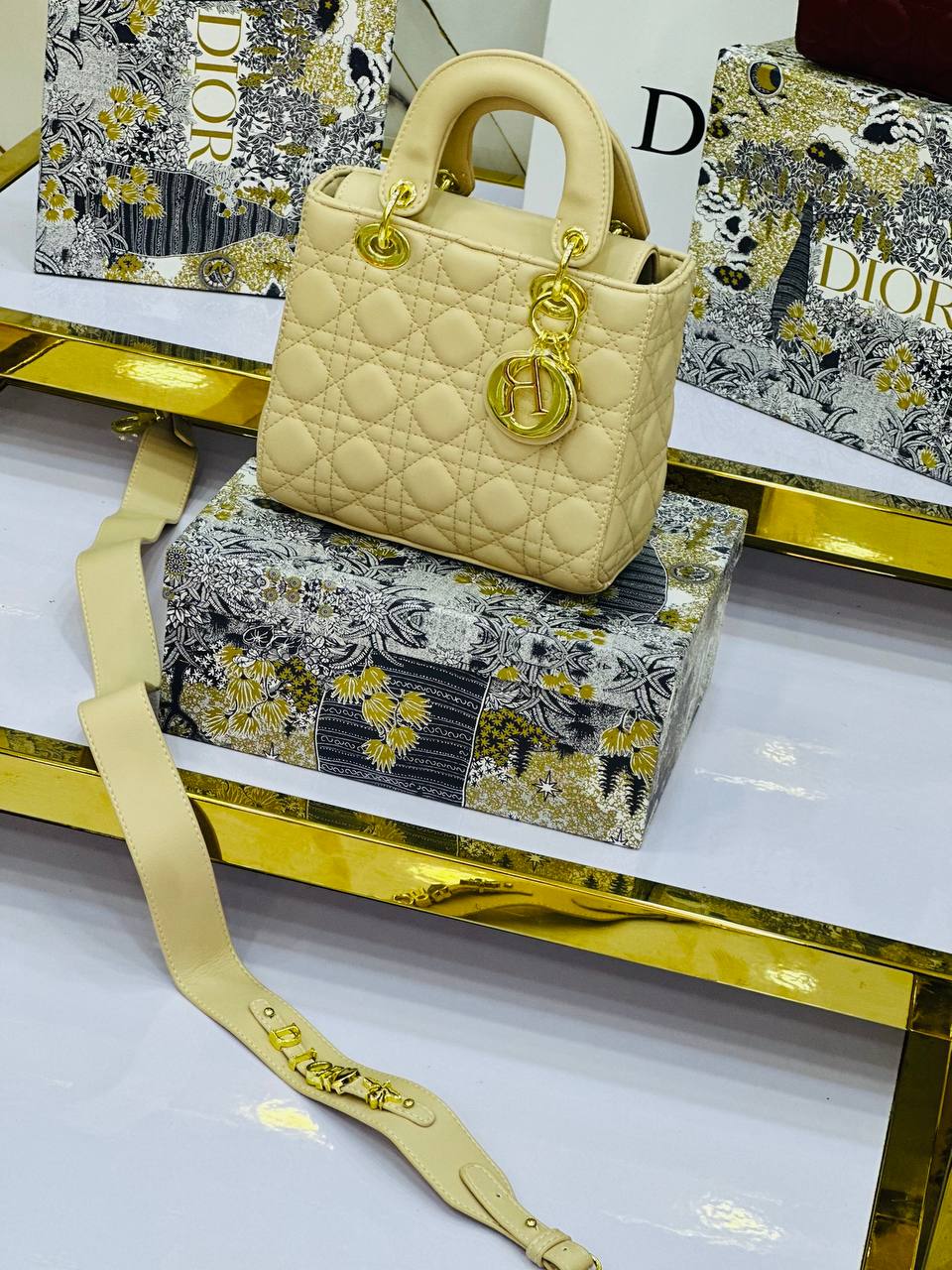 ⭐ فخامة تكمّل إطلالتك! DOIR