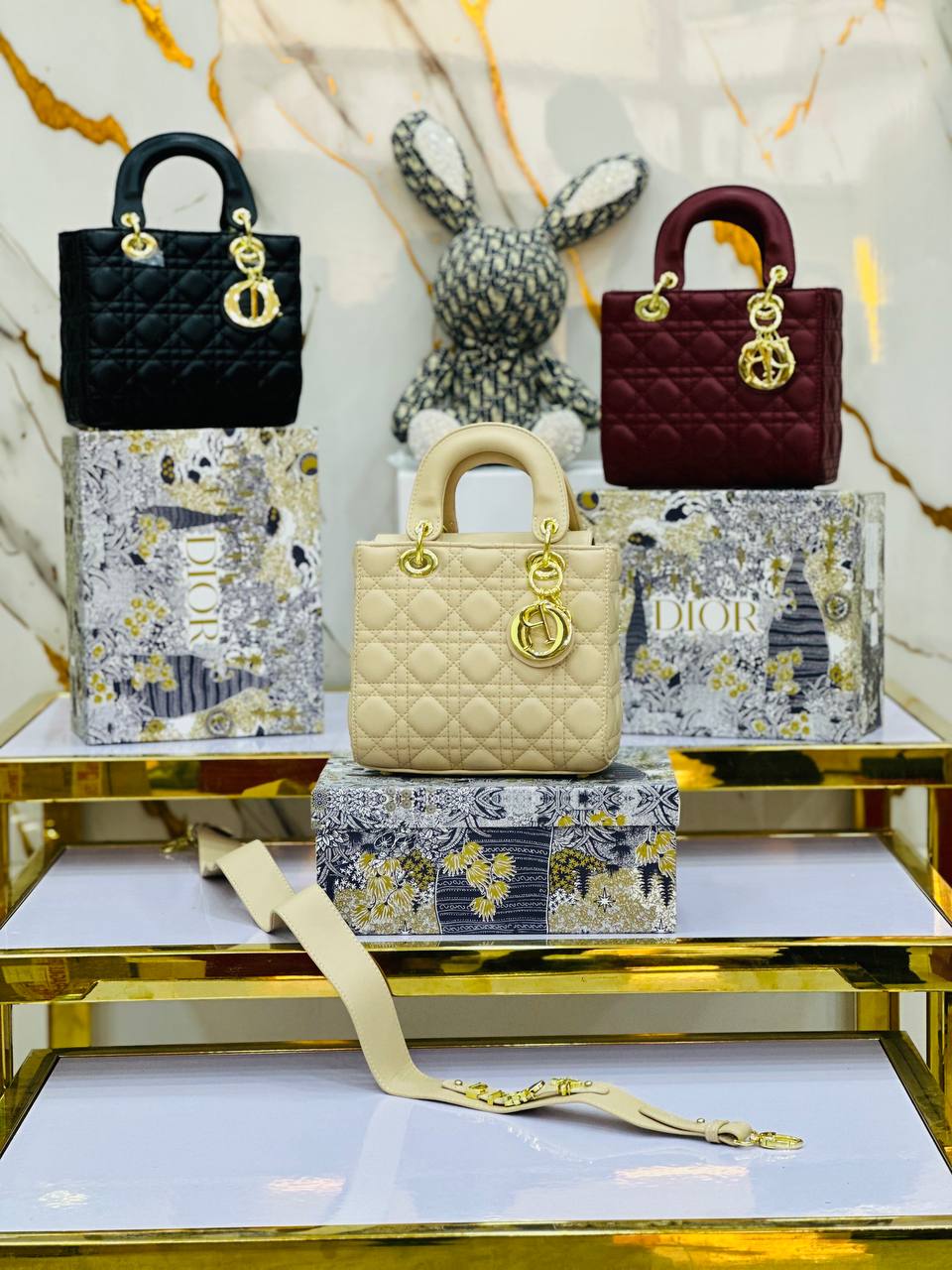 ⭐ فخامة تكمّل إطلالتك! DOIR