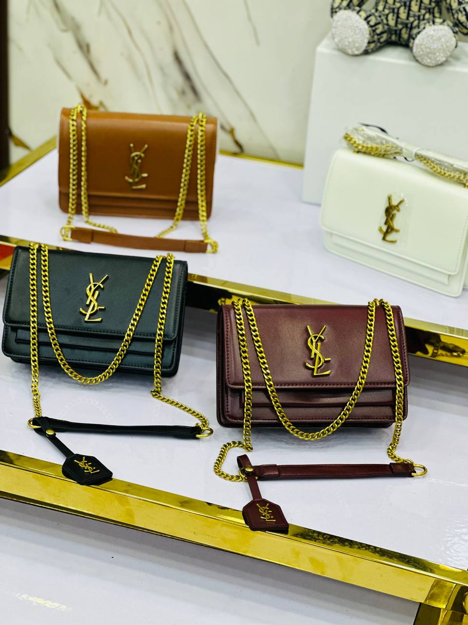 ✨ ستايل راقي… ولمسة فخامة بين يديك!