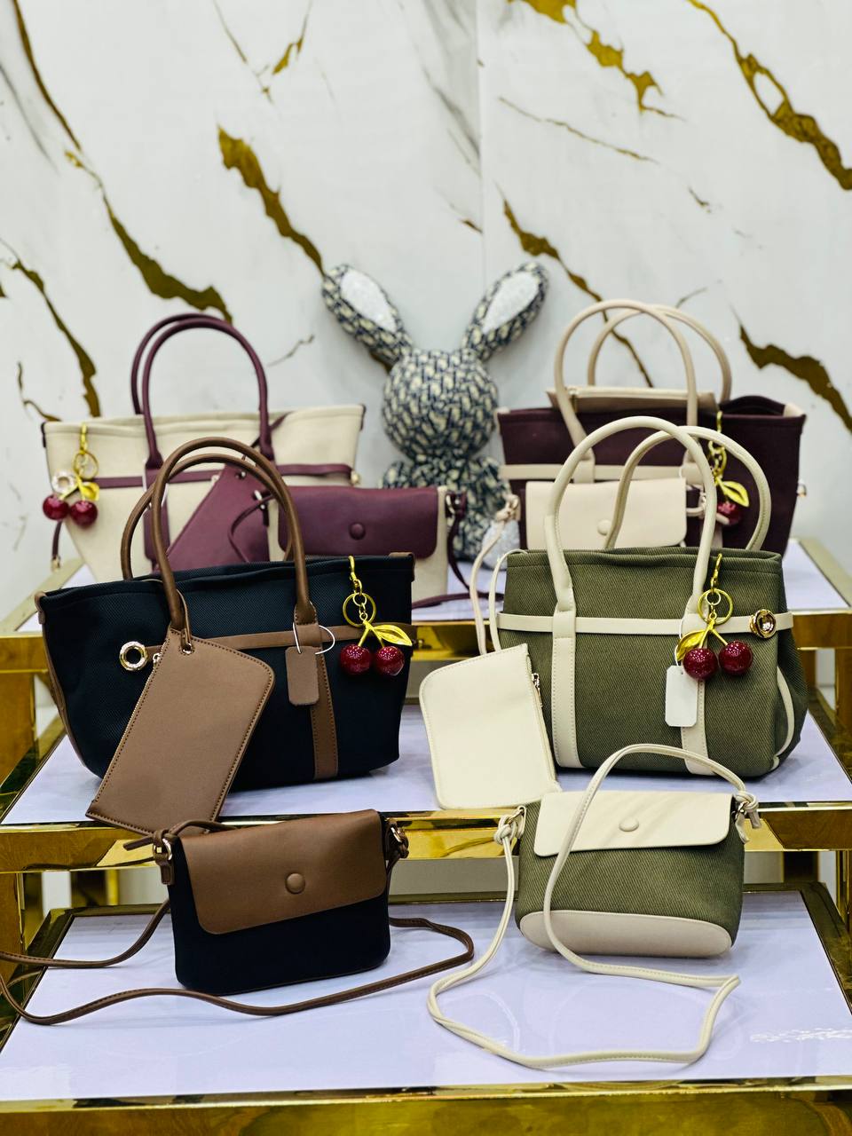 خلي إطلالتك متميزة مع الطقم لي راهو "طونس" حالياً! ✨🍒