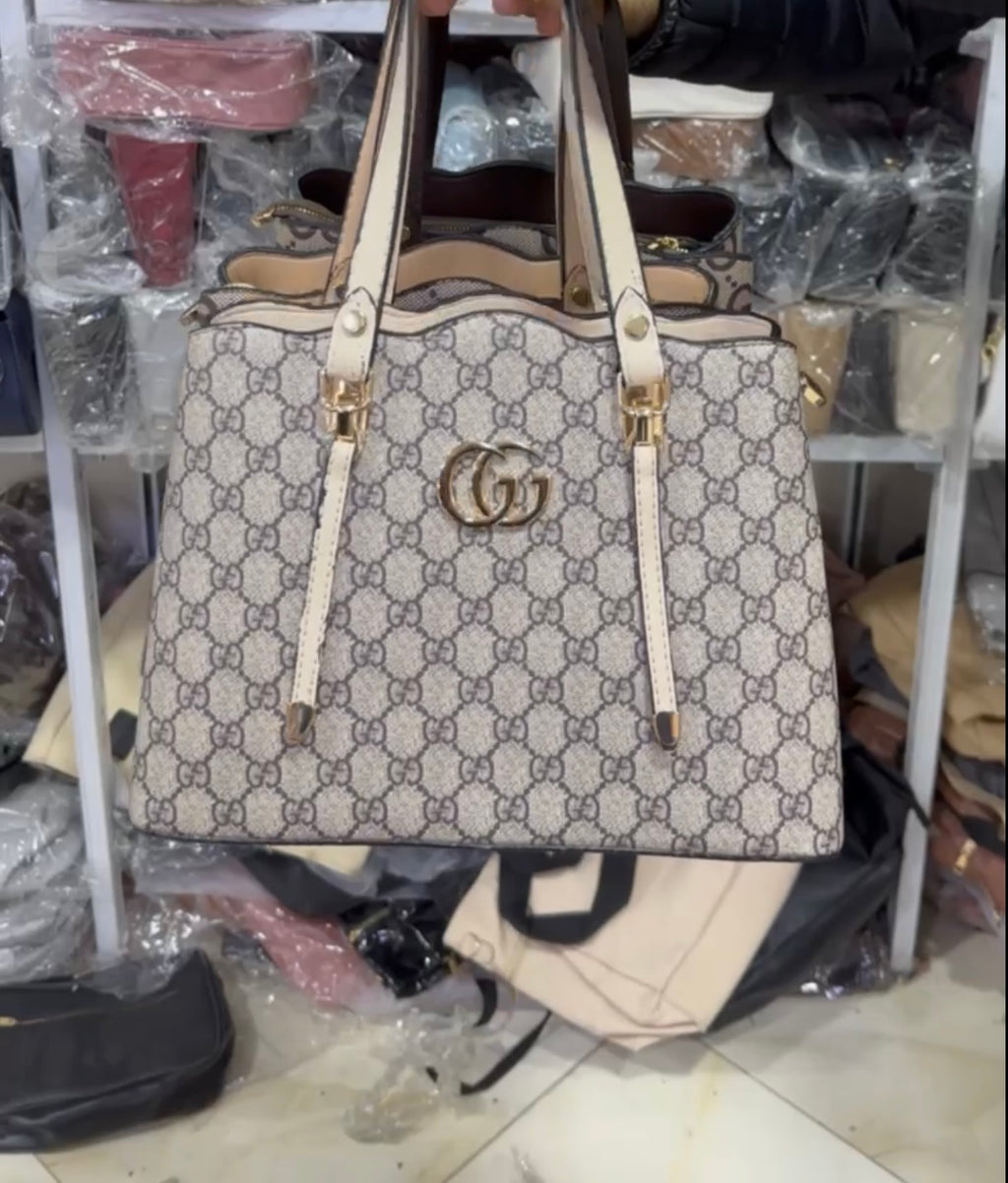 "كوليكشن الهبال وصلت! 👜 ساشي قوشي (Gucci Style) لي كامل راكم تحوسوا عليها، راهي متوفرة الآن!"