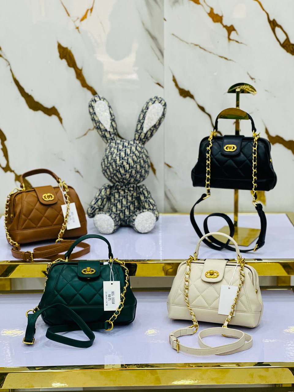 ✨ حقيبة أناقة وفخامة لكل يوم ✨  🔸